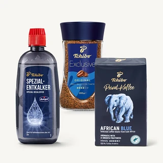 Na białym tle Tchibo Spezial-Entkalker, kawa rozpuszczalna Tchibo Exclusive i kawa Tchibo Privat Kaffee African Blue.