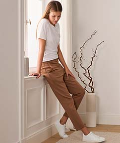 Najnowsze trendy spodni damskich dostępne w sklepie | TCHIBO